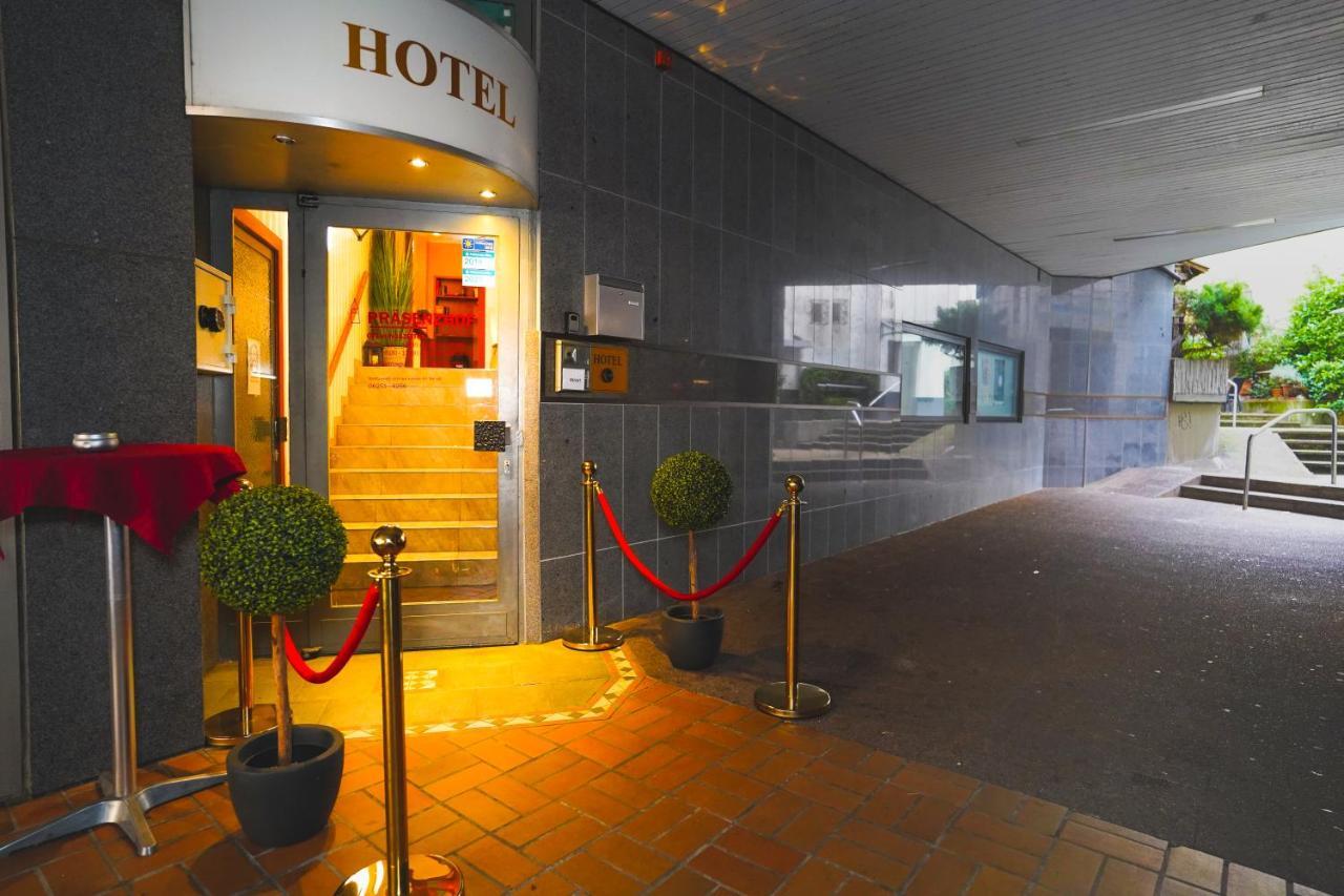Gaestehaus Praesenzhof Μπενσχάιμ Εξωτερικό φωτογραφία